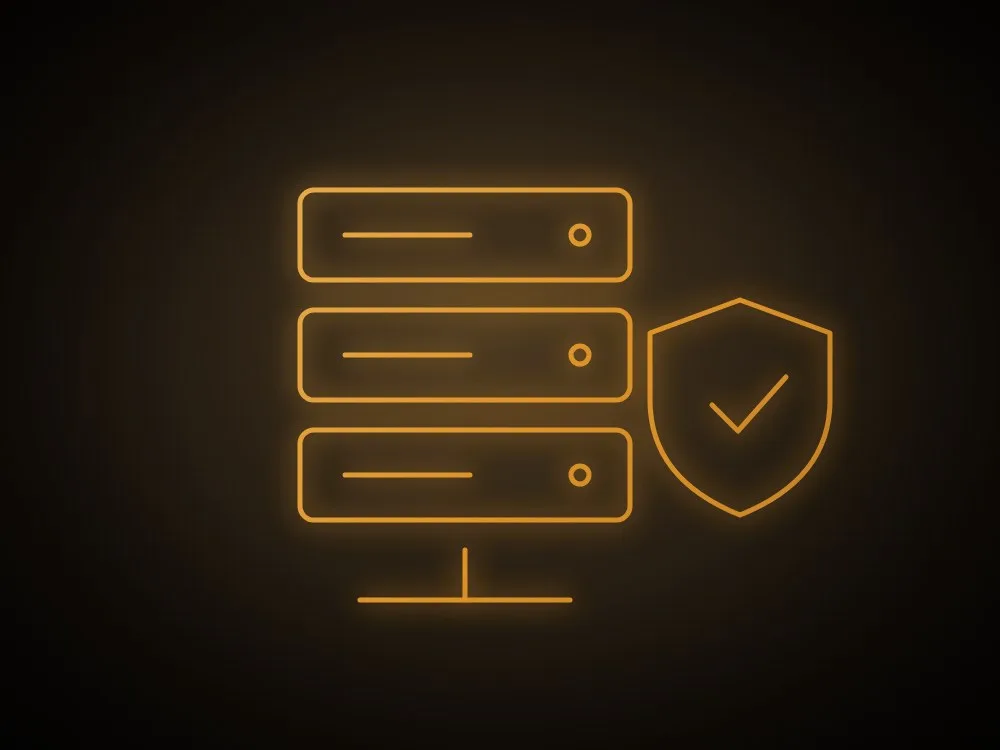 Geprüfte Serversysteme mit Sicherheitsschild als Symbol für einen bestandenen Sicherheitscheck
